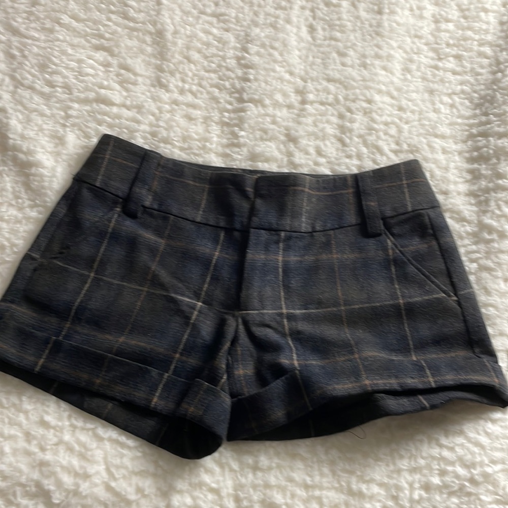 alice + olivia Plaid Cuffed Short Shorts in Black/Tan - Size 2